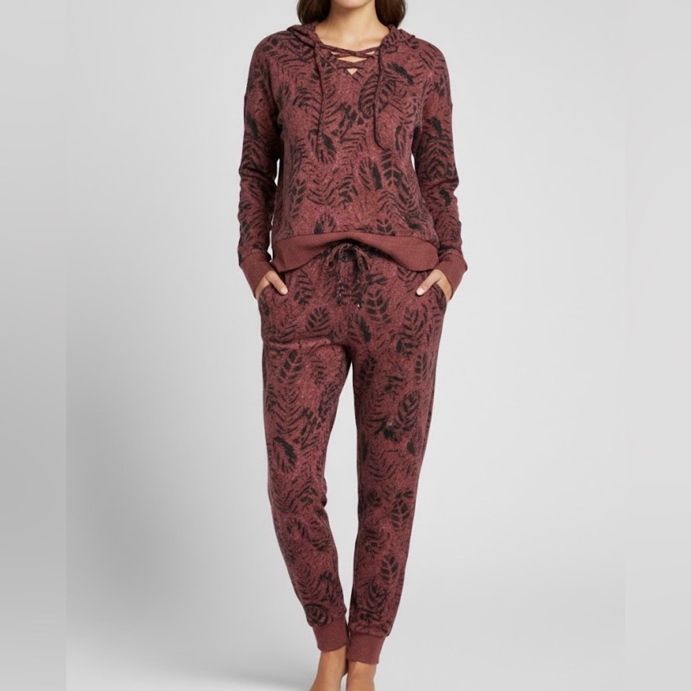 JESSICA SIMPSON || Hacci Pocket Jogger Pant in Magenta Vintage Palms - SZ S